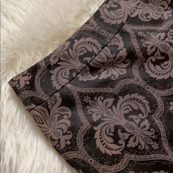 WHBM Black & Gray Pencil Skirt w/ Mansion Design - Picture 2 of 7